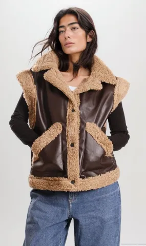 o202291-SHEARLING VEST WITH FAUX LEATHER DETAIL - BROWN